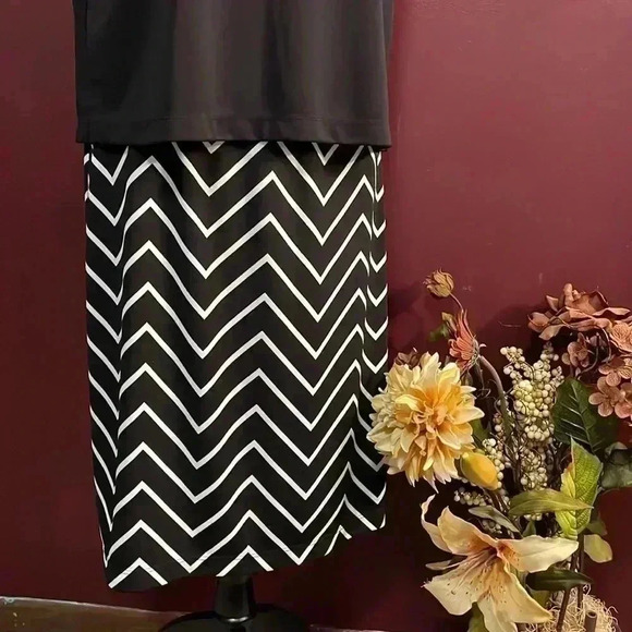 Outfit JPR 2 Piece Black Dress - Picture 2 of 8